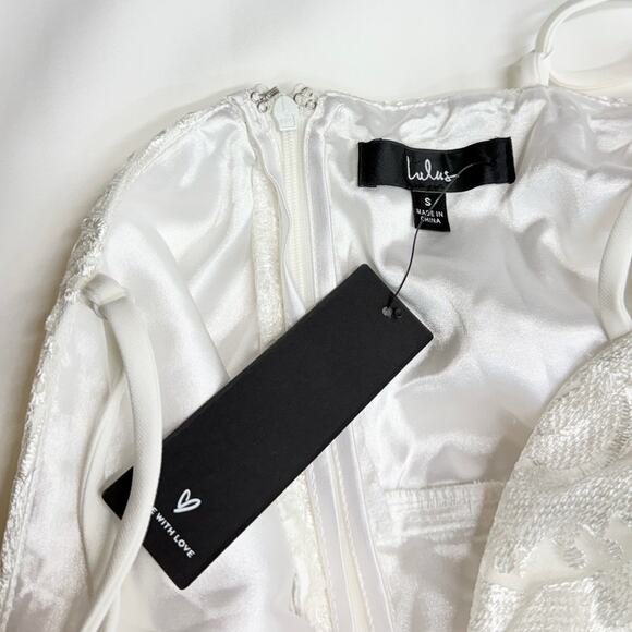 Lulus Exquisite Posture White Floral Embroidered Tiered Jumpsuit size Small NWT - Picture 6 of 6